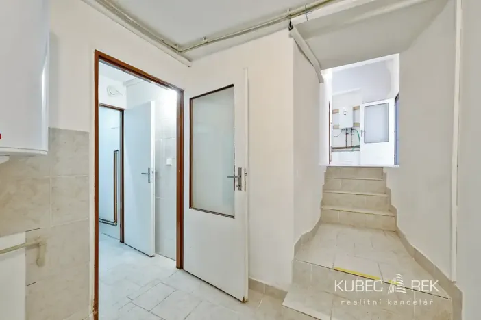 Prodej obchodního prostoru, Kamenice nad Lipou, Dobšova, 270 m2