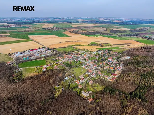 Prodej komerčního pozemku, Roblín, 2000 m2