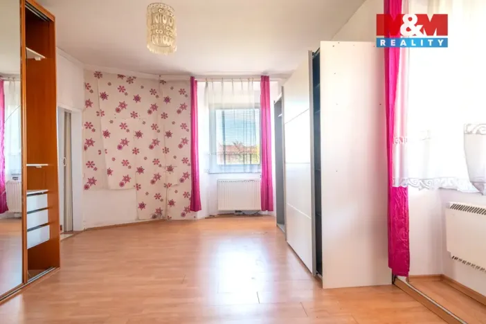 Prodej rodinného domu, Týn nad Vltavou, Vinařického náměstí, 190 m2