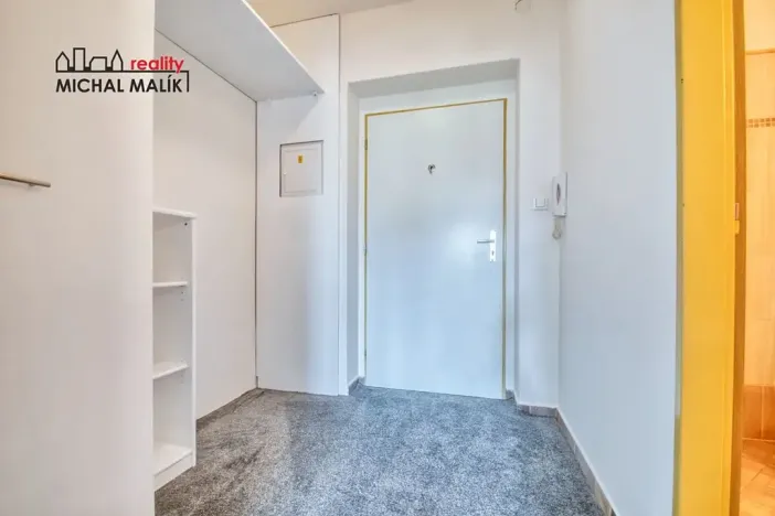Pronájem bytu 1+kk, Hranice, Zborovská, 32 m2