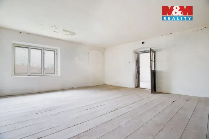 Prodej rodinného domu, Černiv, 320 m2