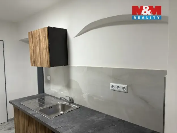 Pronájem bytu 3+kk, Bělá pod Bezdězem, Masarykovo náměstí, 80 m2