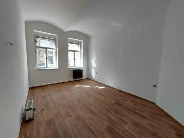 Pronájem bytu 2+1, Praha - Žižkov, Černínova, 39 m2