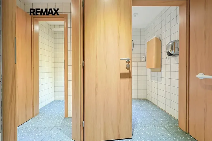 Pronájem obchodního prostoru, Plzeň, Americká, 210 m2