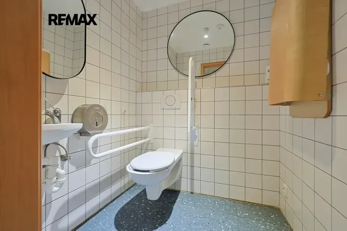 Pronájem obchodního prostoru, Plzeň, Americká, 210 m2