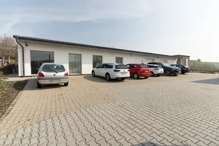 Pronájem kanceláře, Bystřany, Teplická, 420 m2