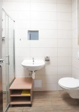 Pronájem kanceláře, Bystřany, Teplická, 420 m2