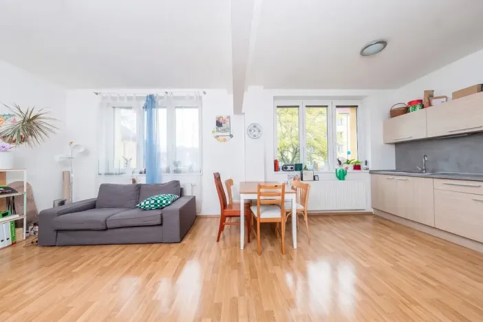 Prodej bytu 3+kk, Pardubice - Zelené Předměstí, Benešovo náměstí, 80 m2