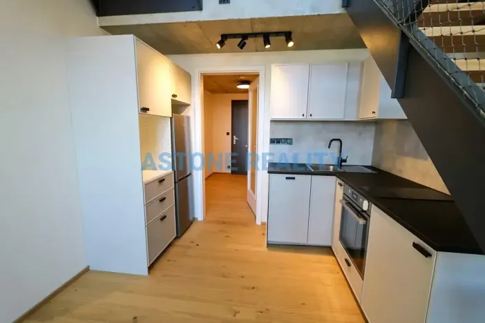 Pronájem bytu 2+kk, Praha - Vysočany, Kolbenova, 64 m2