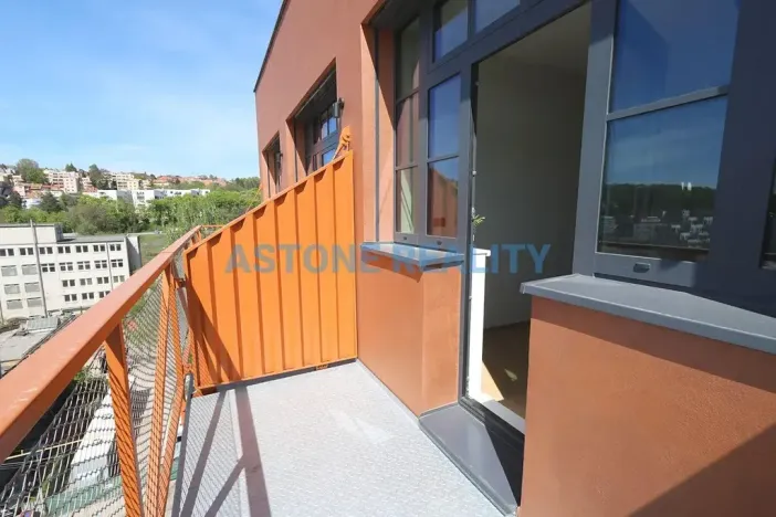 Pronájem bytu 2+kk, Praha - Vysočany, Kolbenova, 64 m2