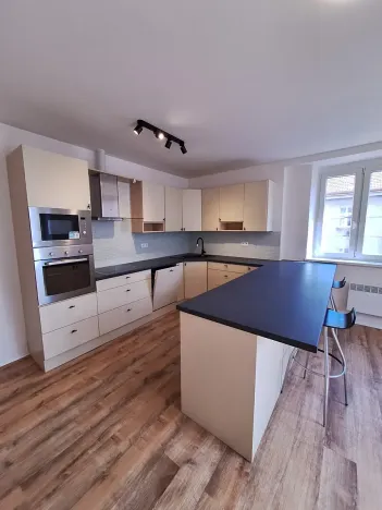 Pronájem bytu 2+kk, Praha - Vysočany, Novovysočanská, 60 m2