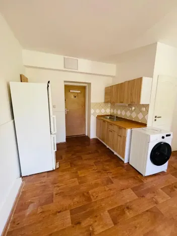 Pronájem bytu 1+kk, Liberec - Liberec XXX-Vratislavice nad Nisou, Kořenovská, 30 m2