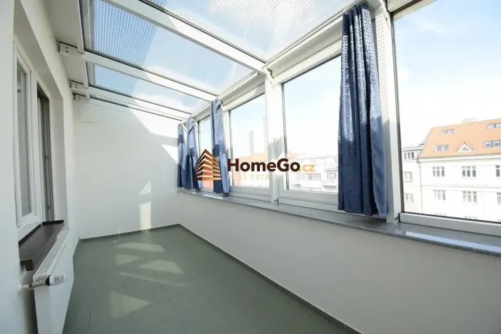 Pronájem bytu 2+kk, Praha - Nusle, U gymnázia, 50 m2