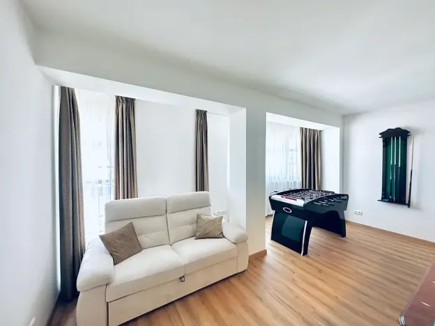 Prodej bytu 4+kk, Karlovy Vary, Zámecký vrch, 177 m2