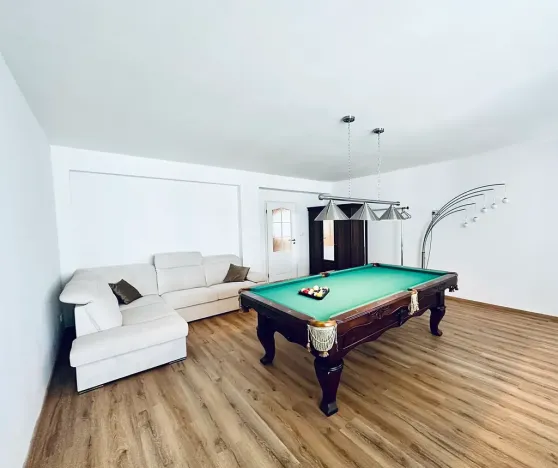 Prodej bytu 4+kk, Karlovy Vary, Zámecký vrch, 177 m2