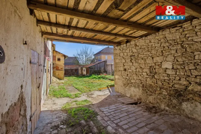 Prodej zemědělské usedlosti, Kněževes, Pražská, 90 m2