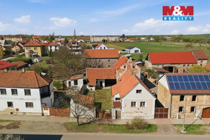 Prodej zemědělské usedlosti, Kněževes, Pražská, 90 m2