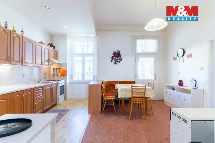 Prodej bytu 3+1, Kroměříž, Husovo náměstí, 92 m2