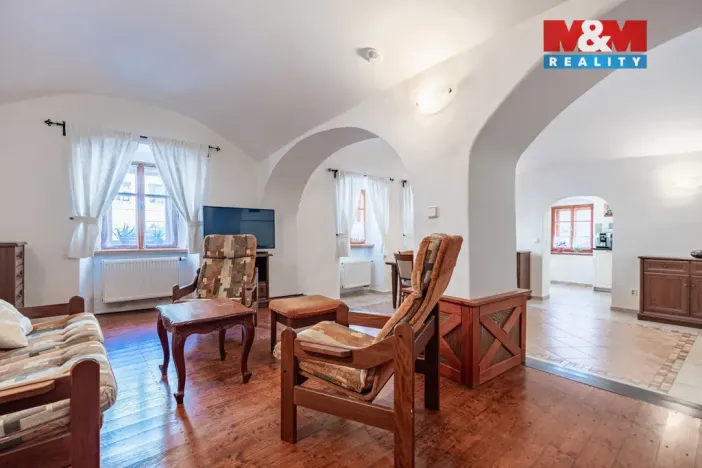 Prodej rodinného domu, Divišov, Horní náměstí, 213 m2