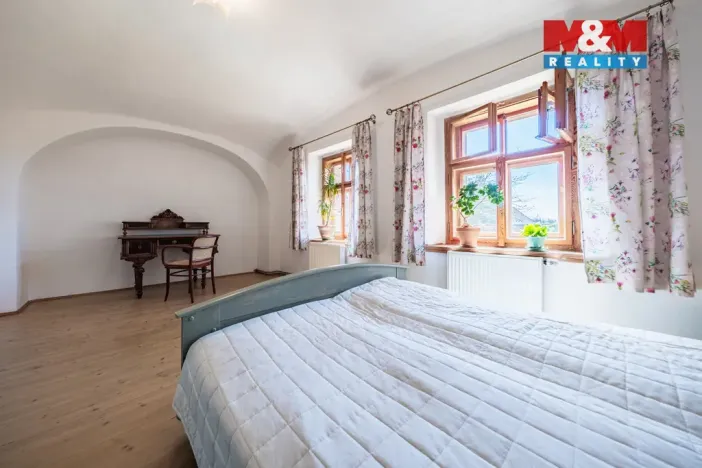 Prodej rodinného domu, Divišov, Horní náměstí, 213 m2