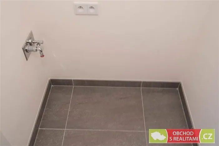 Pronájem bytu 2+kk, Praha, Hodkovická, 63 m2