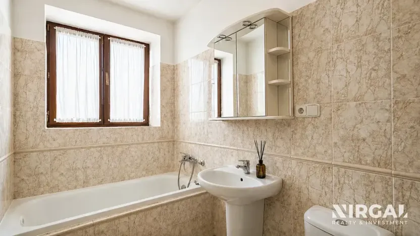 Pronájem bytu 2+kk, Úvaly, nám. Svobody, 55 m2