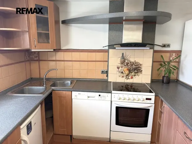 Pronájem atypického bytu, Kladno, Nezamyslova, 137 m2