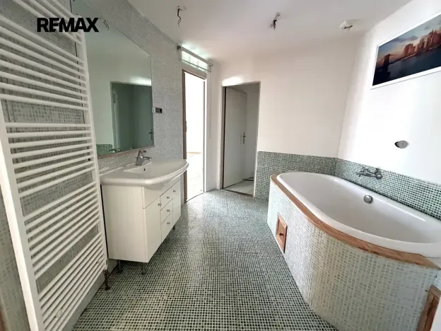 Pronájem atypického bytu, Kladno, Nezamyslova, 137 m2