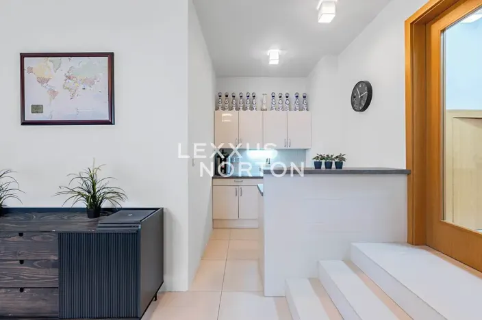 Prodej rodinného domu, Praha - Dejvice, V Šáreckém údolí, 337 m2