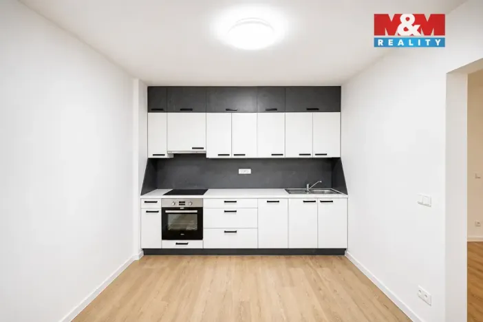 Prodej rodinného domu, Karlovy Vary - Tašovice, Česká, 200 m2