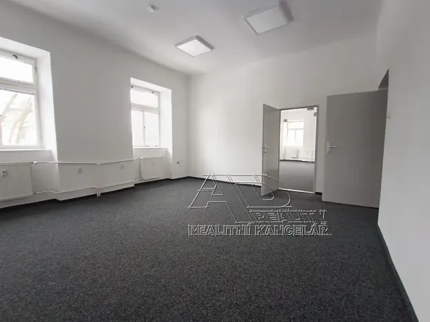 Pronájem kanceláře, České Budějovice, Kanovnická, 132 m2