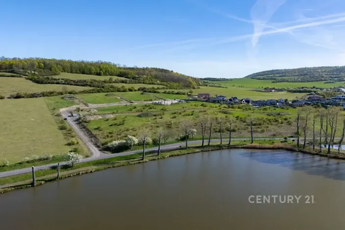 Prodej pozemku pro bydlení, Lužice, 1305 m2
