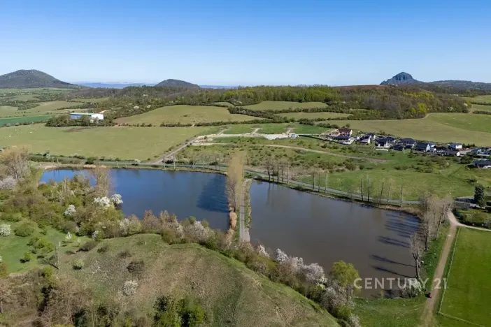 Prodej pozemku pro bydlení, Lužice, 1305 m2