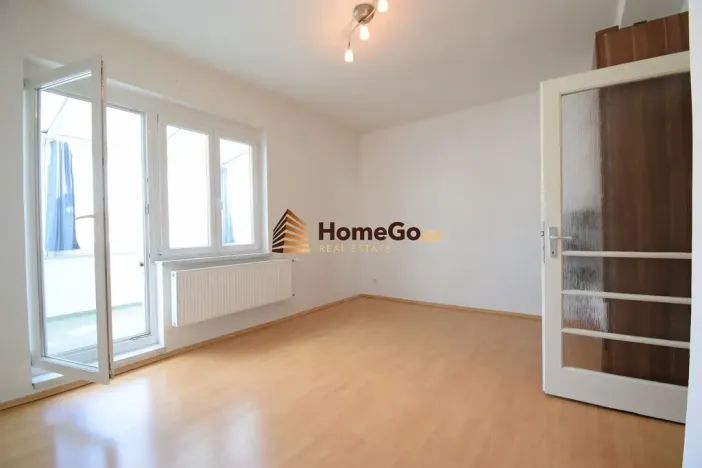 Pronájem bytu 1+1, Praha - Nusle, U gymnázia, 52 m2