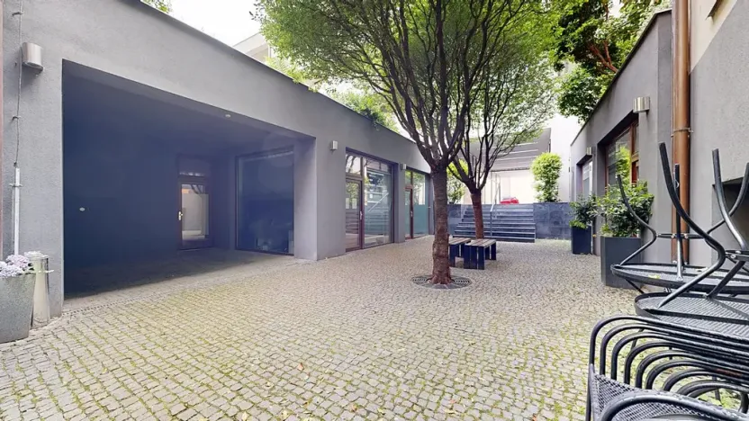 Prodej obchodního prostoru, Chrudim, Resselovo náměstí, 121 m2