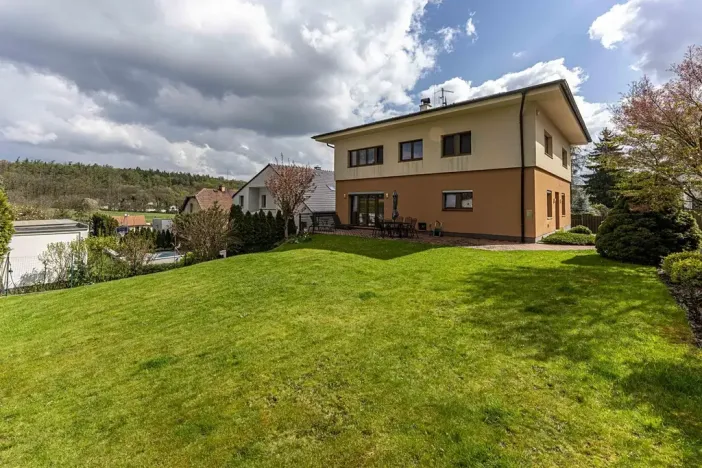 Pronájem rodinného domu, Praha - Nebušice, Požárnická, 350 m2
