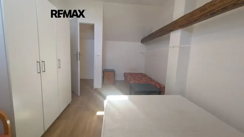 Pronájem atypického bytu, Drahelčice, V Brance, 164 m2
