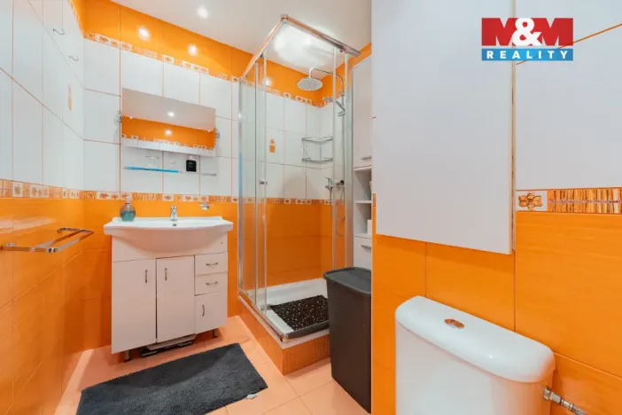 Prodej bytu 3+1, Cheb, Lomená, 60 m2
