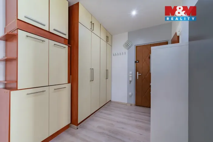Prodej bytu 3+1, Cheb, Lomená, 60 m2