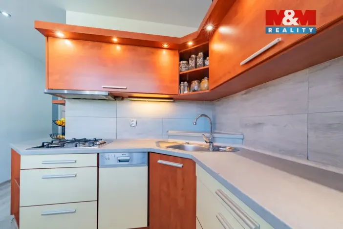 Prodej bytu 3+1, Cheb, Lomená, 60 m2