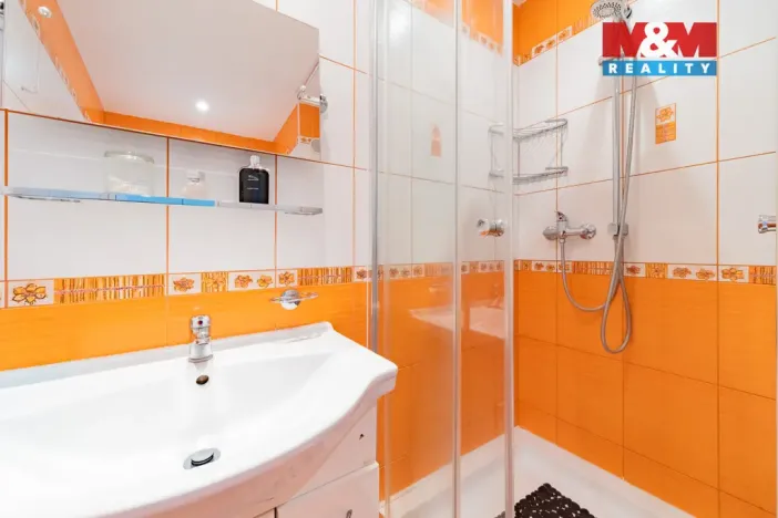 Prodej bytu 3+1, Cheb, Lomená, 60 m2