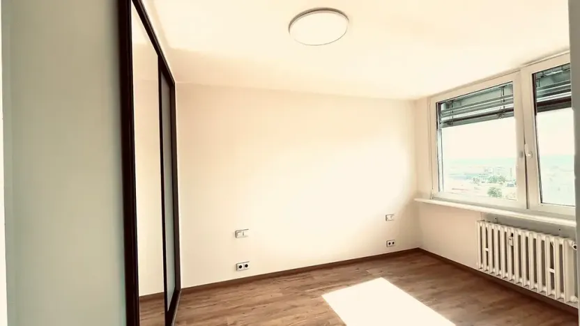 Pronájem bytu 2+kk, Praha - Kobylisy, Taussigova, 48 m2