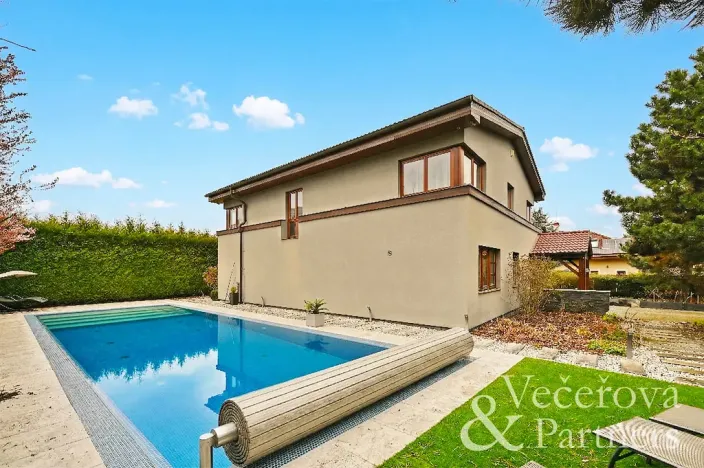 Prodej rodinného domu, Popovičky, Za Stodolou, 310 m2