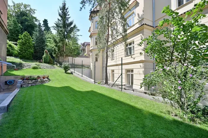Pronájem bytu 1+kk, Praha - Smíchov, Na Březince, 32 m2