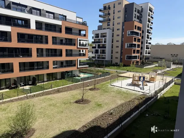 Pronájem bytu 1+kk, Praha - Hloubětín, Poděbradská, 35 m2