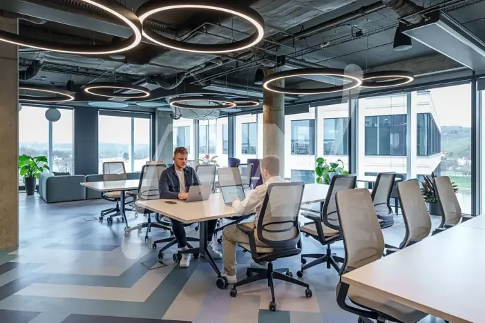 Pronájem kanceláře, Praha - Holešovice, Pod dráhou, 700 m2