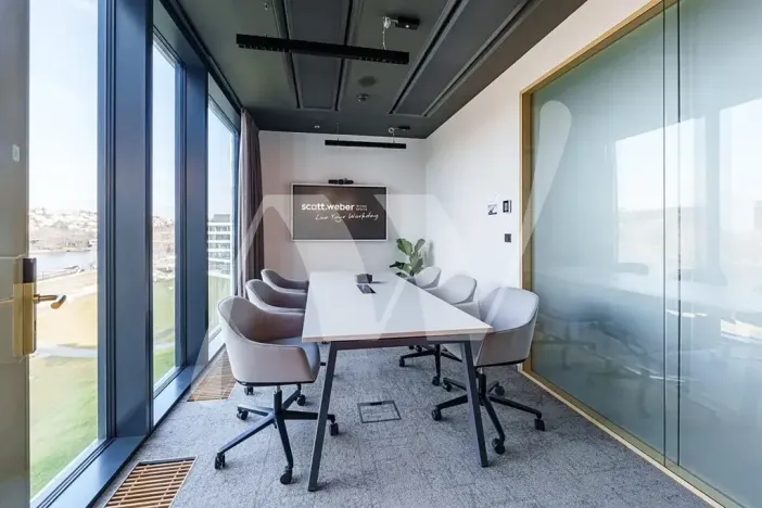 Pronájem kanceláře, Praha - Holešovice, Pod dráhou, 700 m2