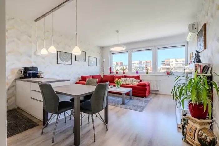 Prodej bytu 2+kk, Praha, Tupolevova, 55 m2