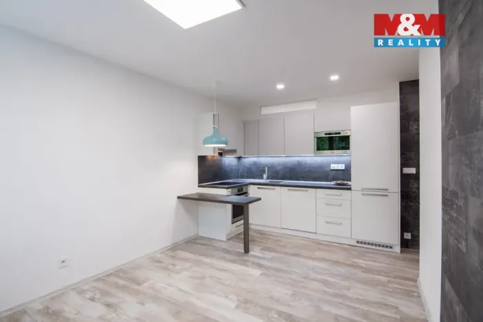 Pronájem bytu 2+kk, Kolín - Kolín II, Masarykova, 39 m2