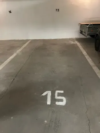 Pronájem garážového stání, Praha - Holešovice, Osadní, 11 m2